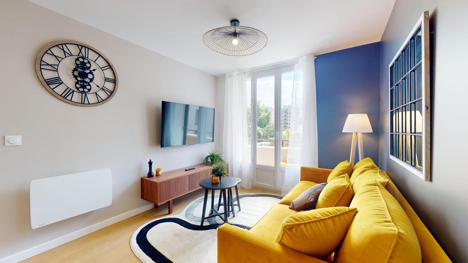 Chambre avec mur d'accent vert — rénovation BS Rénov Alpes