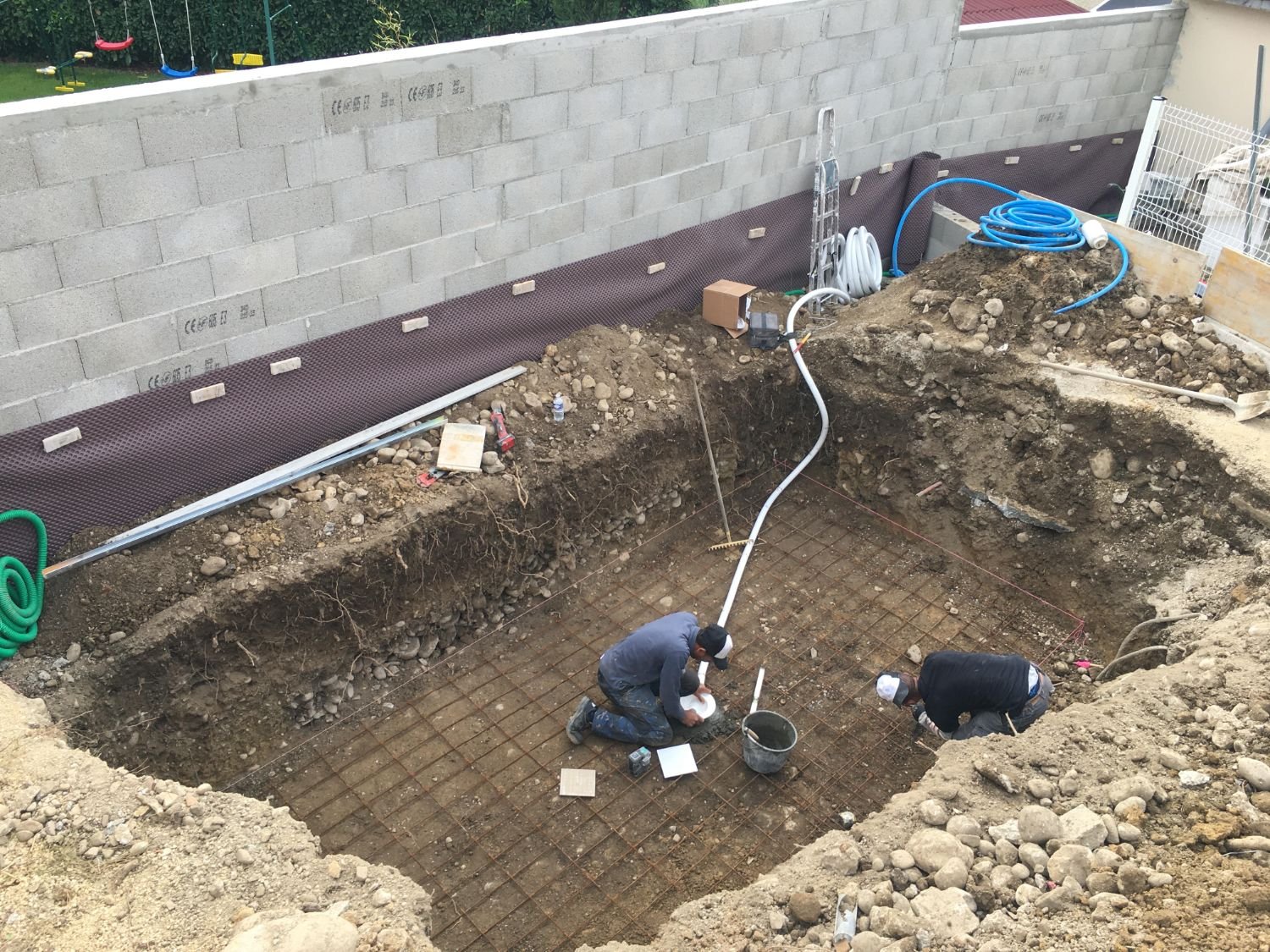 Ferraillage et coulage de la dalle béton, membrane d'étanchéité